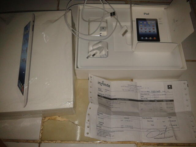 (WTS) IPAD 3 white 16 GB Wife+celular (jakarta)