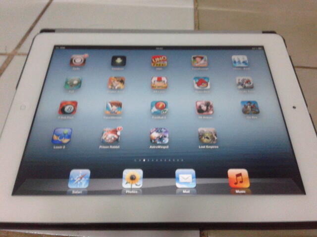 (WTS) IPAD 3 white 16 GB Wife+celular (jakarta)