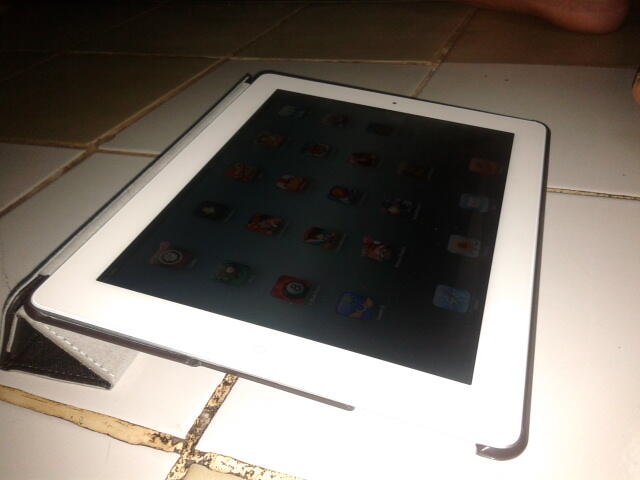 (WTS) IPAD 3 white 16 GB Wife+celular (jakarta)