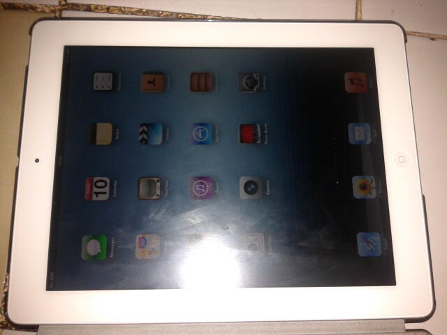 (WTS) IPAD 3 white 16 GB Wife+celular (jakarta)