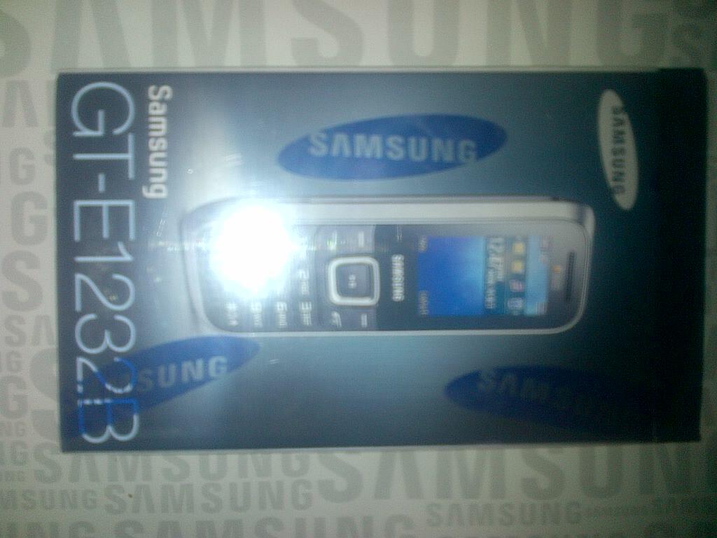 SAMSUNG Samsung E1232B Dual On GSM BNIB Murah!