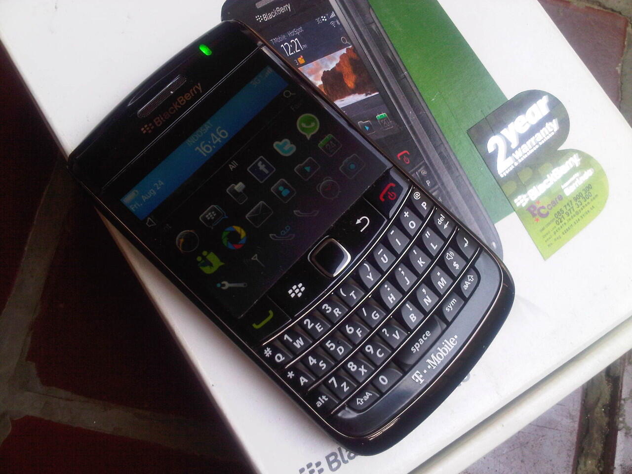 BLACKBERRY ONYX2 9780 HITAM LENGKAP MULUS