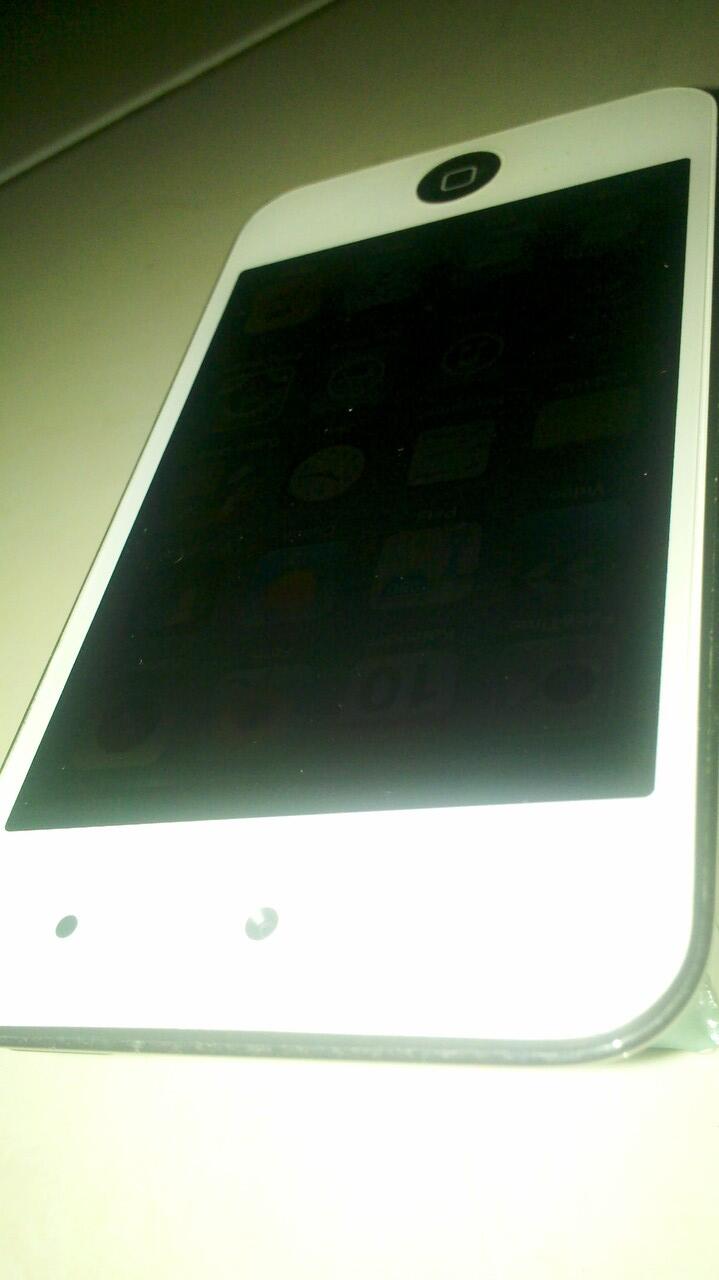 WTS IPOD TOUCH 4 32GB Version 6.0, JUAL CEPET AJA -MANTAP DAH POKOKNYA-