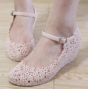 Sepatu Flower Jelly Wedge (Empuk, Wangi , Motif Flower Rapi)