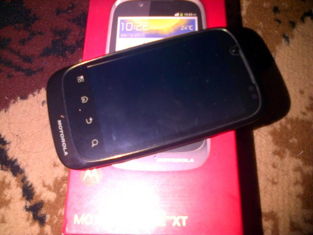 Motorola Fire XT 530 like new MALANG / SURABAYA garansi sampai juni 2013