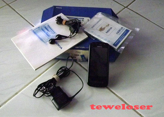 HP Nokia C6-00 black (kondisi mulus)