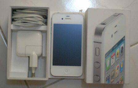 Iphone 4S 64GB Harga Rp.3.800.000,_ Call: +62853-2222-8209