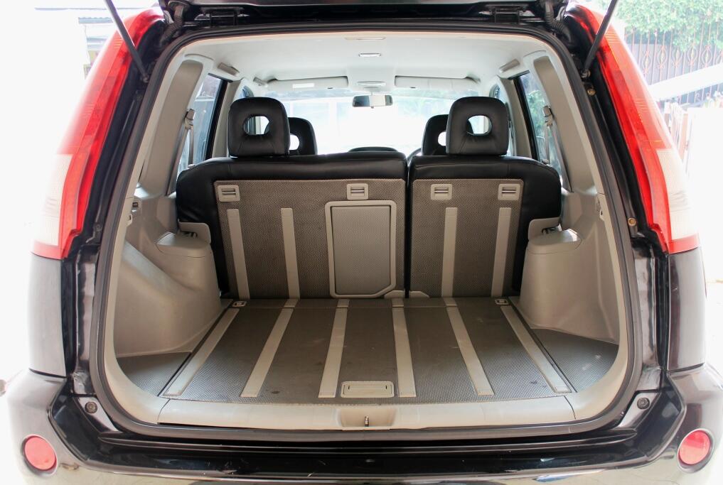 Nissan xtrail stt hitam
