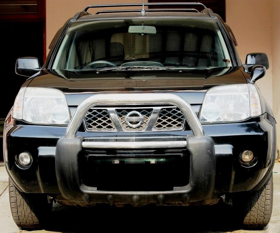 Nissan xtrail stt hitam