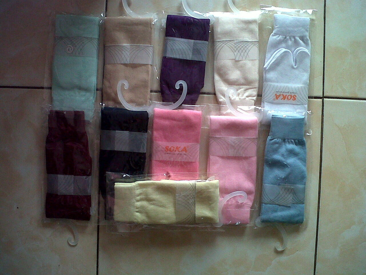 Manset tangan, manset gamis, manset bolero, kaos kaki