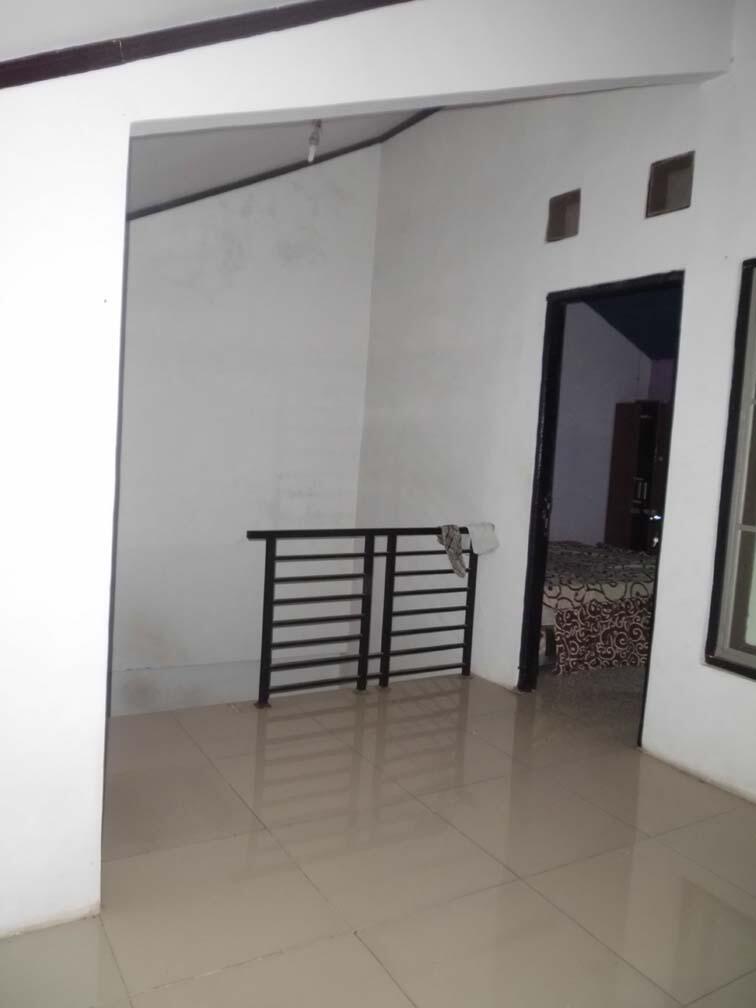 Rumah Jababeka, 2 lantai harga MURAH AJA..