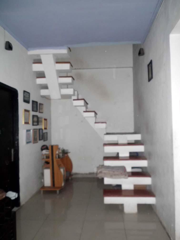 Rumah Jababeka, 2 lantai harga MURAH AJA..