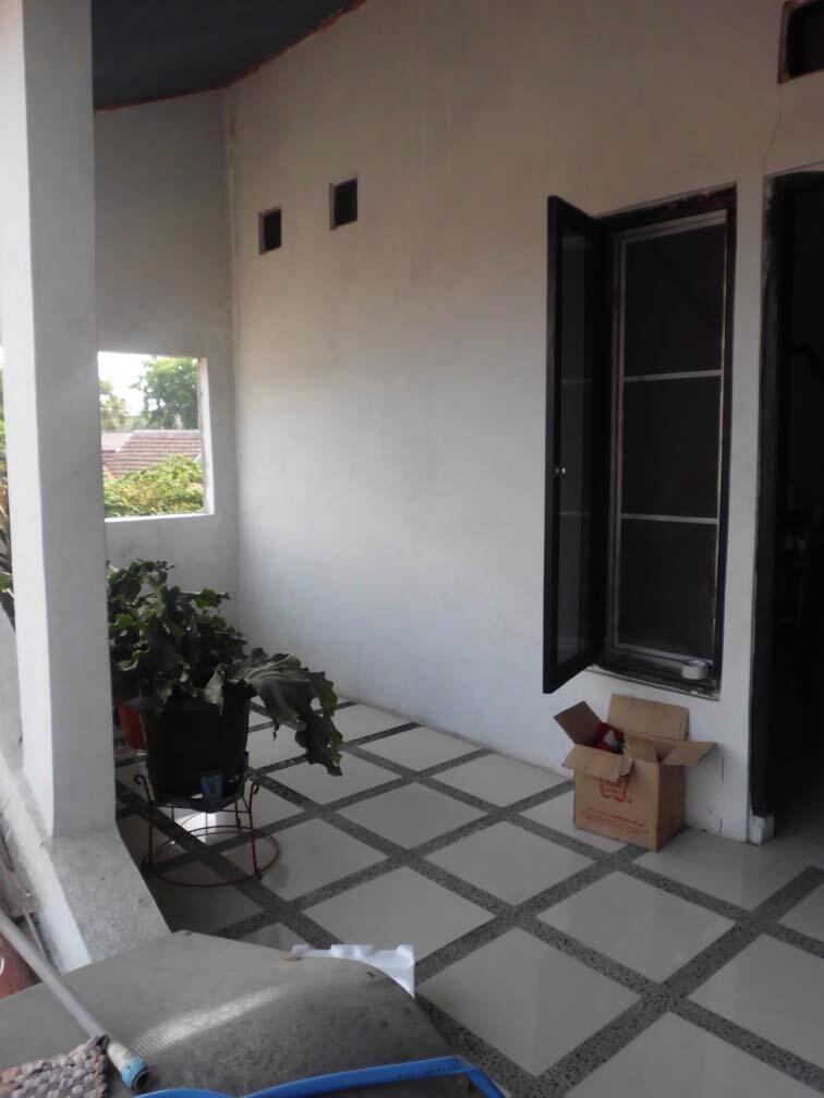Rumah Jababeka, 2 lantai harga MURAH AJA..