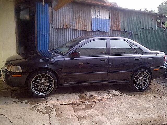 Volvo S 40 AT 2002, black beauty + BBS RC, a/n sendiri