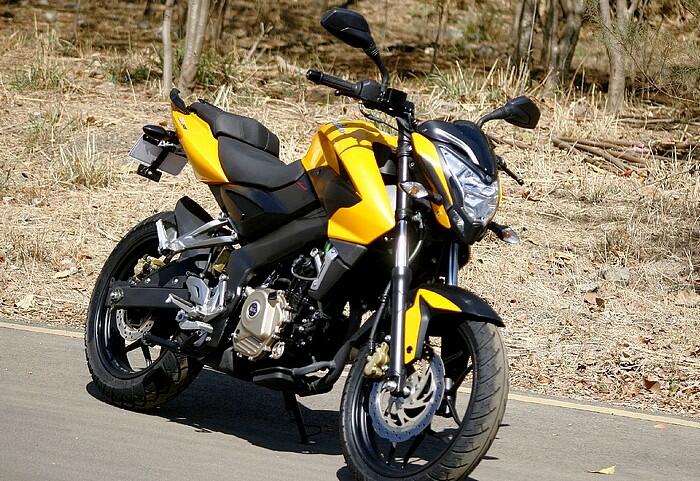 PULSAR 200NS ,mengupas tuntas mantapnya motor INDIA