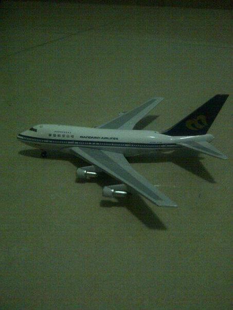 wts diecast miniatur pesawat 1:400