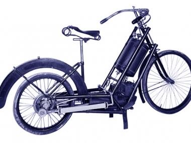 SEPEDA MOTOR PERTAMA YANG MASUK KE INDONESIA