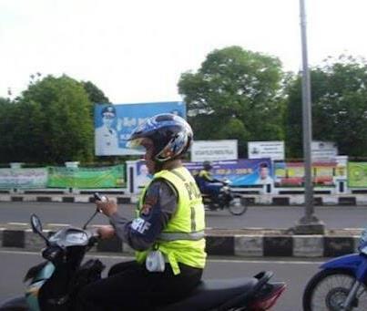 Kelakuan POLISI Dijalan Raya !