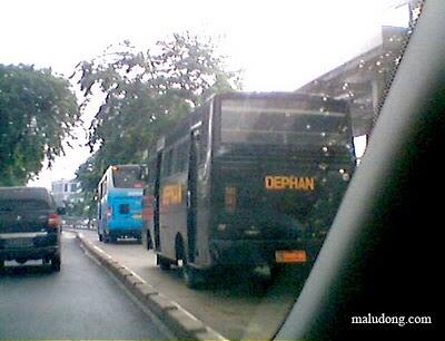 Kelakuan POLISI Dijalan Raya !