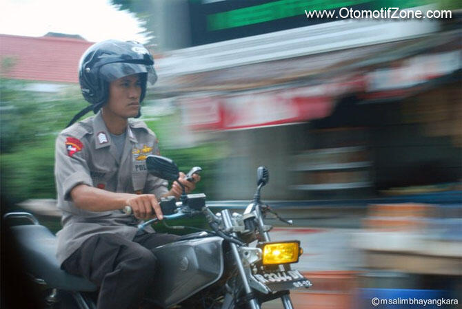 Kelakuan POLISI Dijalan Raya !