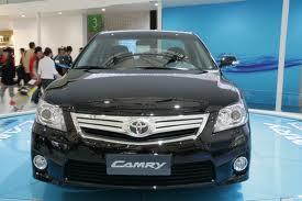 Promo akhir tahun Toyota Camry hybrid ready