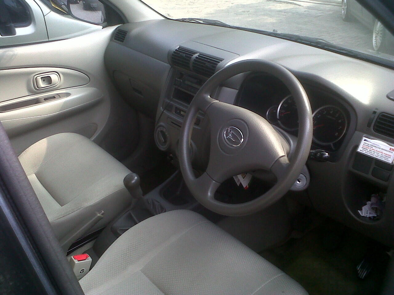 WTS Daihatsu Xenia Li Dlx 2009