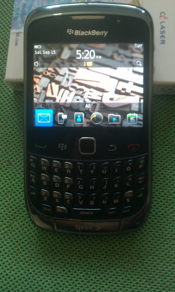 jual blackberry 9330 bb jupiter sprint ex usa mulus 93% bandung!!