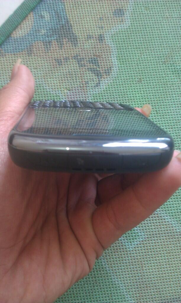 jual blackberry 9330 bb jupiter sprint ex usa mulus 93% bandung!!