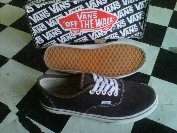 WTS SEPATU VANS AUTHENTIC ORI only 250rb gan!!! COD