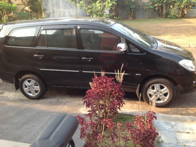 DIJUAL KIJANG INOVA G AUTOMATIC