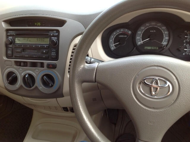 DIJUAL KIJANG INOVA G AUTOMATIC