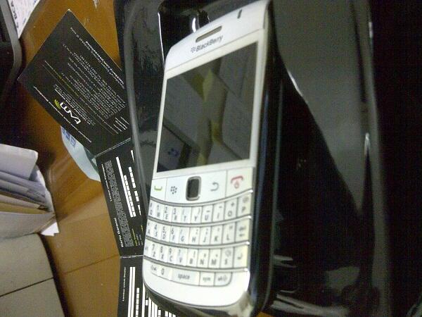cepat Blackberry 9780 bb onyx 2 white garansi tam masih 14 bulan lagi