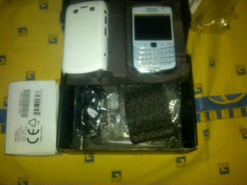 Dijual Cepat BlackBerry 9700 Onyx White, Murah, FULL SET ex. garansi TCell