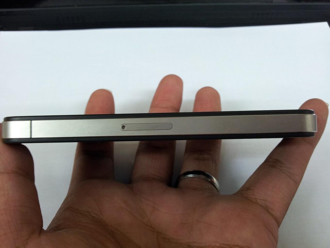 iPhone 4 16GB Black FU kondisi 99% mulus bener2