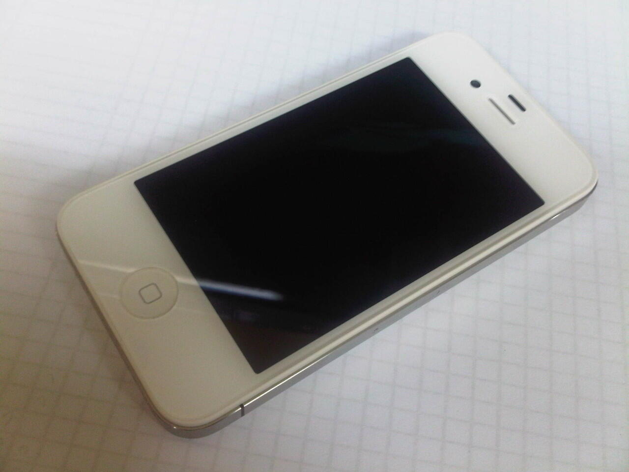 iPhone 4 8GB White FU kondisi 99% mulus bener2 like new