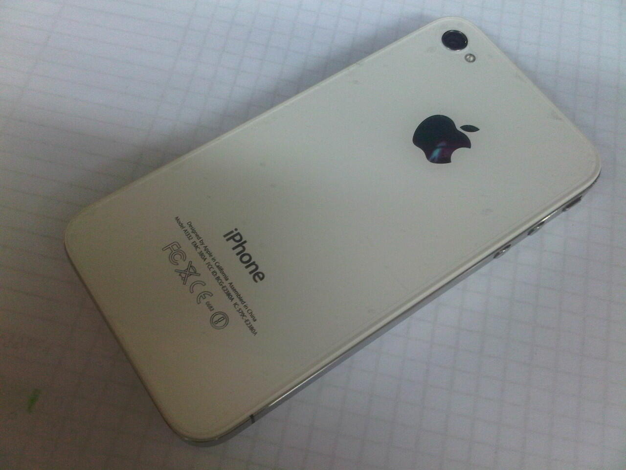 iPhone 4 8GB White FU kondisi 99% mulus bener2 like new