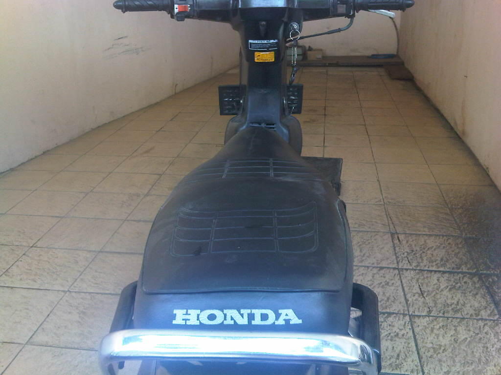 Honda Astrea Prima Tahun 1990, tgn Pertama HITAM