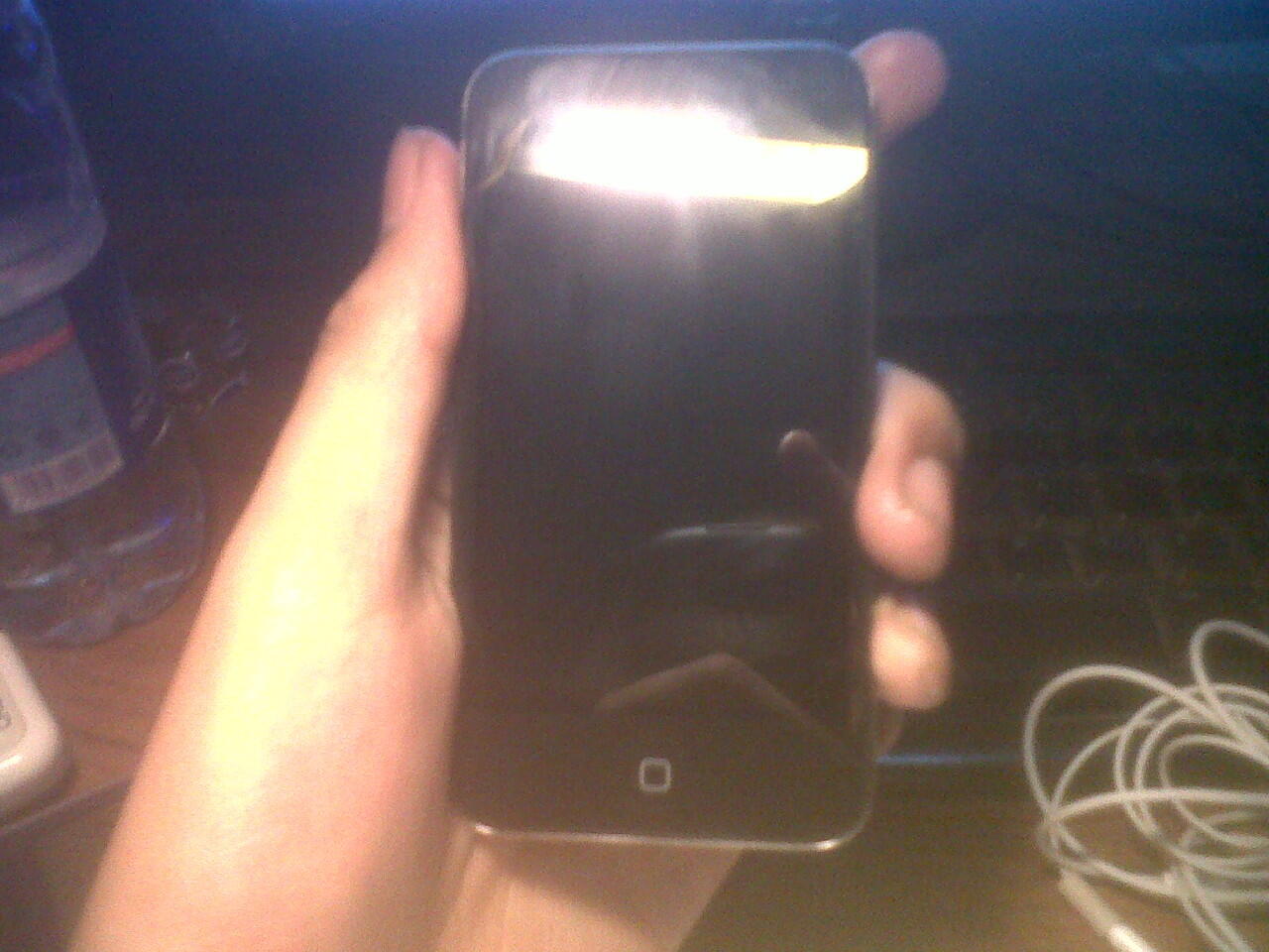 JUAALL CEPAT IPOD TOUCH 4 GENERATION 8 GB !!!!!!