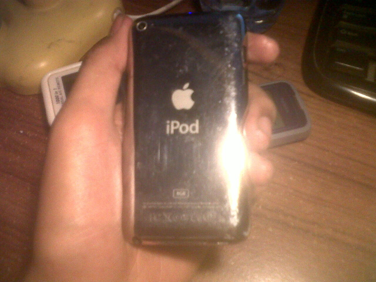 JUAALL CEPAT IPOD TOUCH 4 GENERATION 8 GB !!!!!!