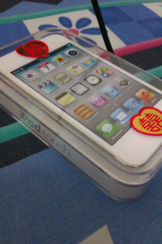 WTS iPod Touch 4th Gen NEW SEGEL