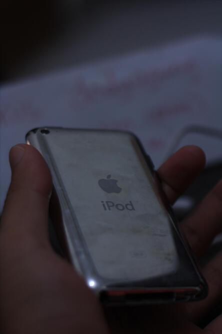 JUAL IPOD TOUCH 4G 32GB BLACK SECOND MURAH MANTAB