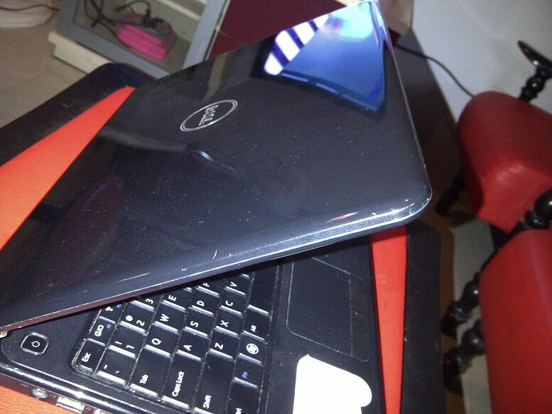 Dijual Dell Inspiron N4030 Black mulus hd500 3.2jt Full nego