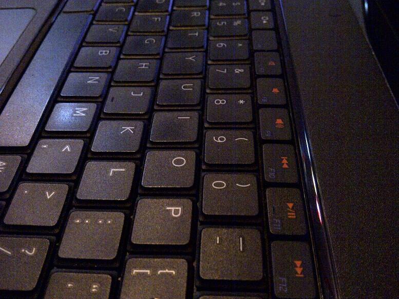 Dijual Dell Inspiron N4030 Black mulus hd500 3.2jt Full nego