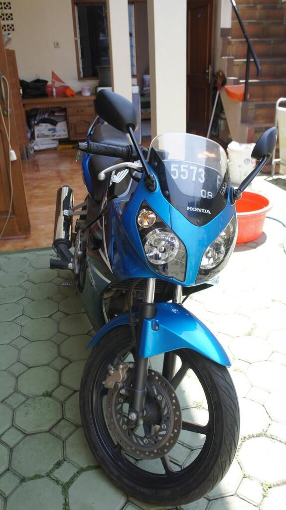 Honda CBR 2007 KM rendah