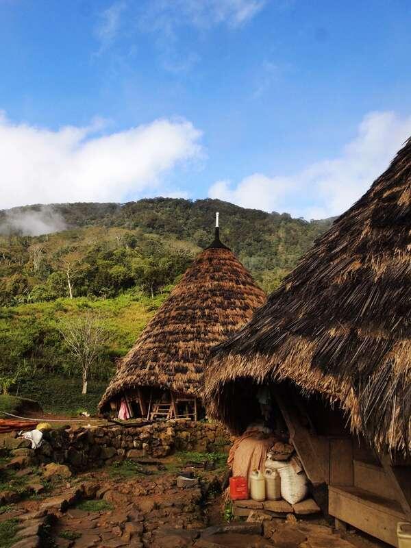 Mbaru Niang, Rumah Adat Terunik Milik Suku Wae Rebo (FLORES)