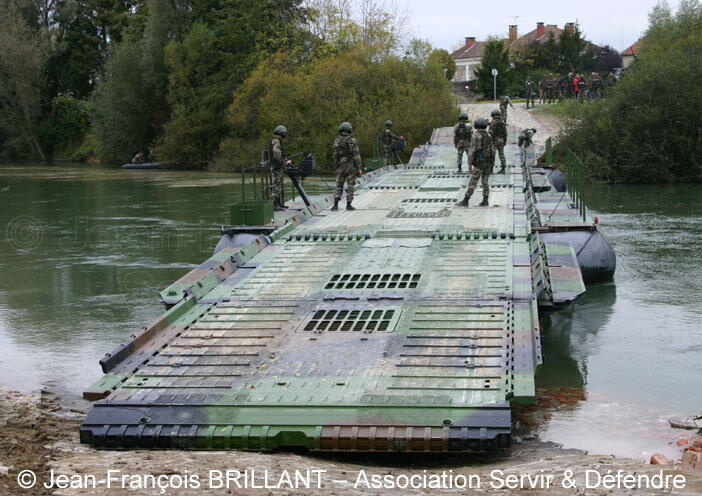 10 Kendaraan Pasukan Militer Terunik Di Dunia