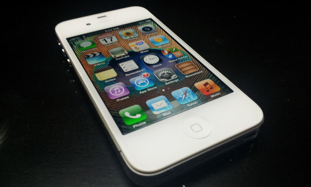 WTS Iphone 4s white 32gb Batangan Fu murahhh... BU