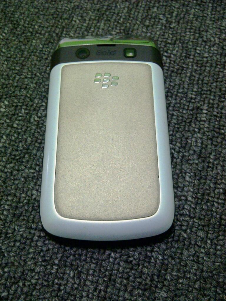 Blackberry 9780 Onyx2 a.k.a Delta White Mulus Segel Jogja / Yogyakarta