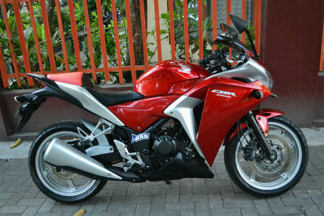 JUAL CEPAT CBR 250 ABS RED ISTIMEWA SOLO murah Turun Harga