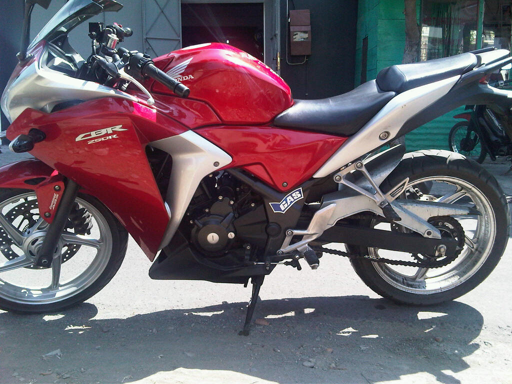 JUAL CEPAT CBR 250 ABS RED ISTIMEWA SOLO murah Turun Harga